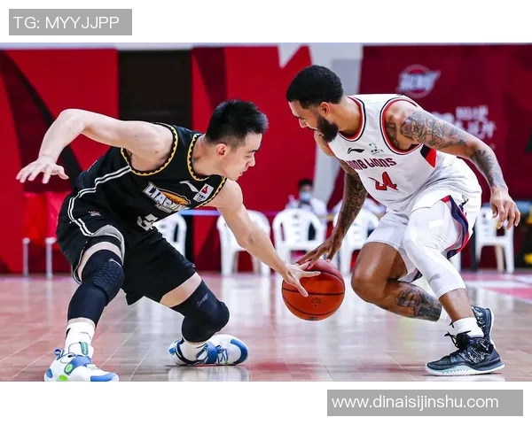 赛后复盘：深圳篮球队与杭州篮球队速度对决的精彩瞬间与战术分析