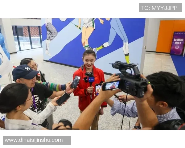 重庆羽毛球队奋勇拼搏全国锦标赛背后的奋斗故事与辉煌成就