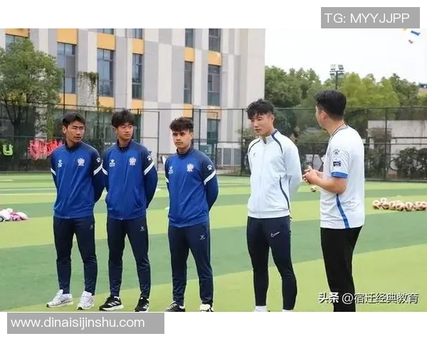 哪个足球明星与孩子共享快乐时光探寻他们的亲子生活与互动瞬间